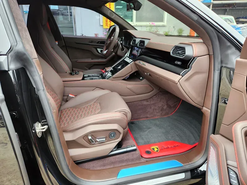 Lamborghini Urus 2024